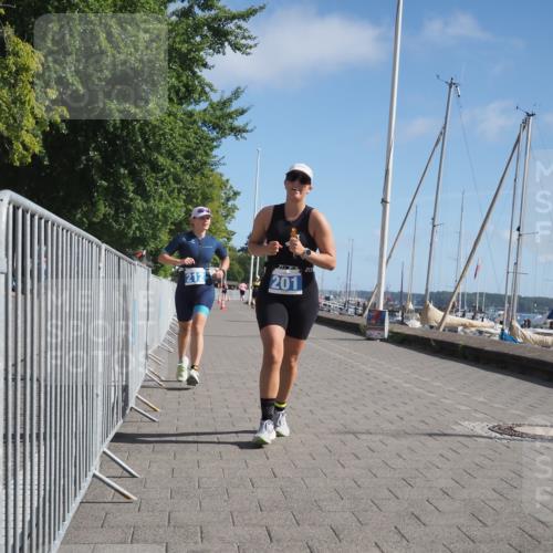 17.08.2025 - KN Förde Triathlon 2025 KatJ http://msf.ph/oto/8589074 17.08.2025 10:40:45 Laufen 201, 212 meine-sportfotos.de