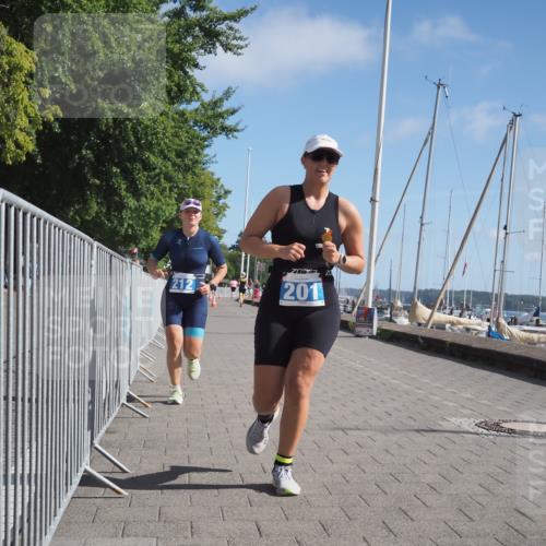 17.08.2025 - KN Förde Triathlon 2025 KatJ http://msf.ph/oto/8589082 17.08.2025 10:40:46 Laufen 201, 212 meine-sportfotos.de