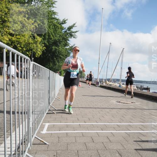 17.08.2025 - KN Förde Triathlon 2025 KatJ http://msf.ph/oto/8589123 17.08.2025 10:15:30 Laufen 242 meine-sportfotos.de