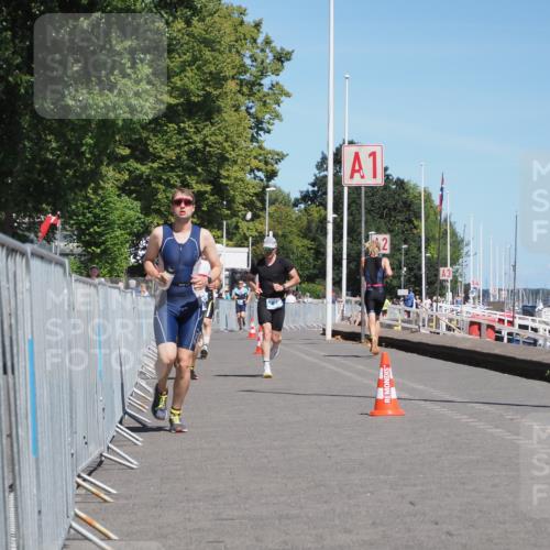 17.08.2025 - KN Förde Triathlon 2025 KatJ http://msf.ph/oto/8589318 17.08.2025 13:33:53 Laufen 445, 464 meine-sportfotos.de