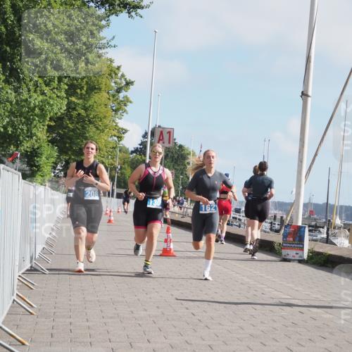 17.08.2025 - KN Förde Triathlon 2025 KatJ http://msf.ph/oto/8590237 17.08.2025 10:17:08 Laufen 130, 162, 208 meine-sportfotos.de