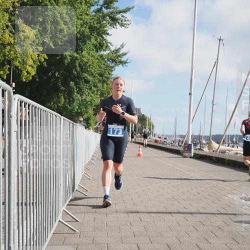 17.08.2025 - KN Förde Triathlon 2025 KatJ http://msf.ph/oto/8590944 17.08.2025 10:18:02 Laufen 173, 188 meine-sportfotos.de