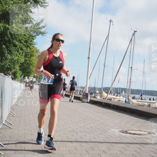 17.08.2025 - KN Förde Triathlon 2025 KatJ http://msf.ph/oto/8591342 17.08.2025 10:18:38 Laufen 136, 155, 237 meine-sportfotos.de