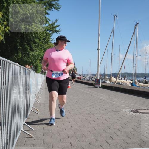 17.08.2025 - KN Förde Triathlon 2025 KatJ http://msf.ph/oto/8591614 17.08.2025 10:53:42 Laufen 251 meine-sportfotos.de