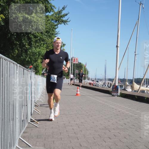 17.08.2025 - KN Förde Triathlon 2025 KatJ http://msf.ph/oto/8594135 17.08.2025 11:39:32 Laufen 265, 267 meine-sportfotos.de