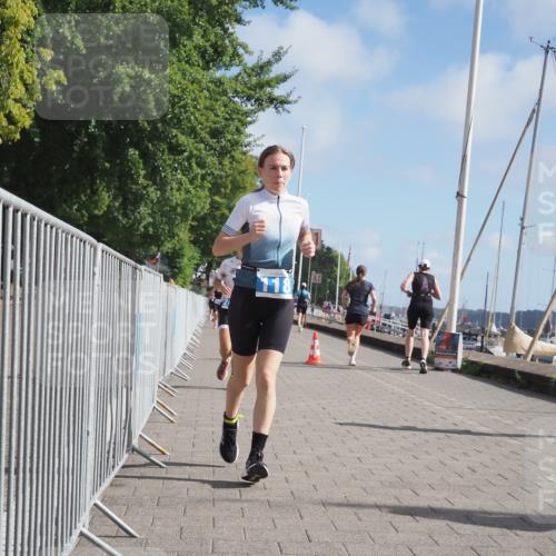 17.08.2025 - KN Förde Triathlon 2025 KatJ http://msf.ph/oto/8594790 17.08.2025 10:23:03 Laufen 111, 118, 249 meine-sportfotos.de