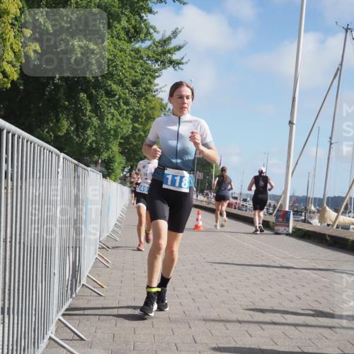 17.08.2025 - KN Förde Triathlon 2025 KatJ http://msf.ph/oto/8594800 17.08.2025 10:23:03 Laufen 111, 118, 249 meine-sportfotos.de