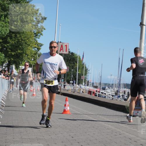 17.08.2025 - KN Förde Triathlon 2025 KatJ http://msf.ph/oto/8595563 17.08.2025 11:43:21 Laufen 296, 608 meine-sportfotos.de