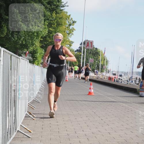 17.08.2025 - KN Förde Triathlon 2025 KatJ http://msf.ph/oto/8595580 17.08.2025 10:24:34 Laufen 183 meine-sportfotos.de