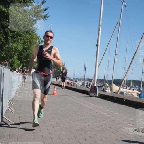 17.08.2025 - KN Förde Triathlon 2025 KatJ http://msf.ph/oto/8595741 17.08.2025 11:43:26 Laufen 296, 608 meine-sportfotos.de