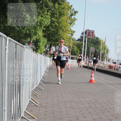 17.08.2025 - KN Förde Triathlon 2025 KatJ http://msf.ph/oto/8596082 17.08.2025 10:25:30 Laufen 242 meine-sportfotos.de