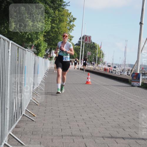 17.08.2025 - KN Förde Triathlon 2025 KatJ http://msf.ph/oto/8596138 17.08.2025 10:25:33 Laufen 242, 244 meine-sportfotos.de