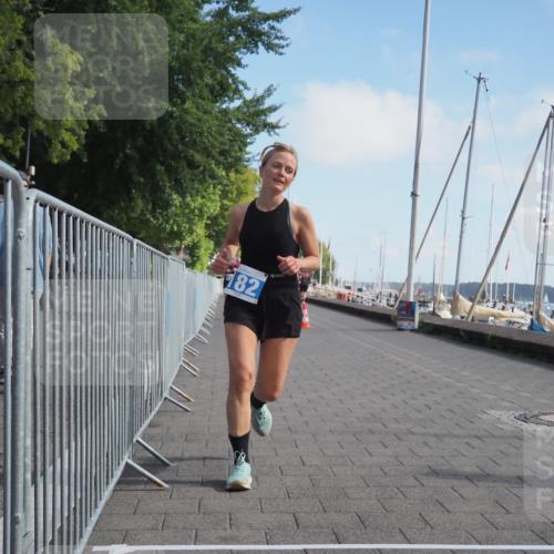 17.08.2025 - KN Förde Triathlon 2025 KatJ http://msf.ph/oto/8596508 17.08.2025 10:26:14 Laufen 146, 172, 182 meine-sportfotos.de