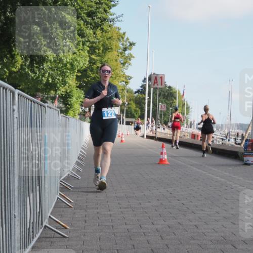17.08.2025 - KN Förde Triathlon 2025 KatJ http://msf.ph/oto/8596642 17.08.2025 10:26:25 Laufen 122 meine-sportfotos.de