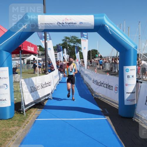 17.08.2025 - KN Förde Triathlon 2025 MichiJ http://msf.ph/oto/8597721 17.08.2025 12:08:12 Laufen 310, 319 meine-sportfotos.de