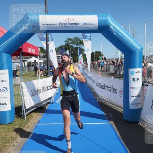17.08.2025 - KN Förde Triathlon 2025 MichiJ http://msf.ph/oto/8597753 17.08.2025 12:08:13 Laufen 310, 319 meine-sportfotos.de