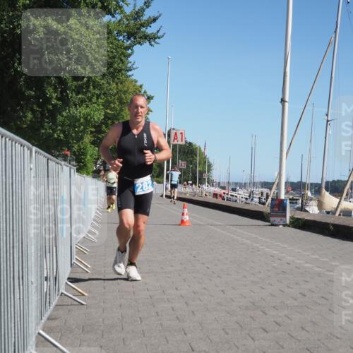 17.08.2025 - KN Förde Triathlon 2025 KatJ http://msf.ph/oto/8598355 17.08.2025 11:48:46 Laufen 282, 620 meine-sportfotos.de