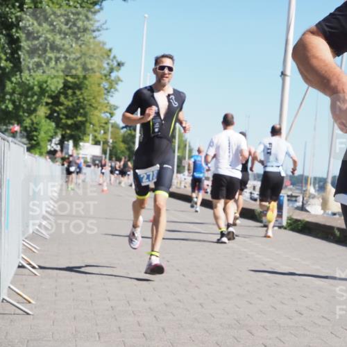 17.08.2025 - KN Förde Triathlon 2025 KatJ http://msf.ph/oto/8600113 17.08.2025 11:52:03 Laufen 278, 281 meine-sportfotos.de