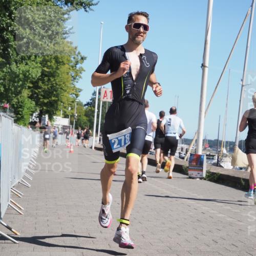 17.08.2025 - KN Förde Triathlon 2025 KatJ http://msf.ph/oto/8600137 17.08.2025 11:52:04 Laufen 278, 281 meine-sportfotos.de