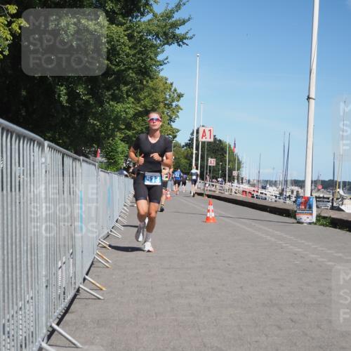 17.08.2025 - KN Förde Triathlon 2025 KatJ http://msf.ph/oto/8601017 17.08.2025 13:42:21 Laufen 425, 470, 511, 512, 513 meine-sportfotos.de