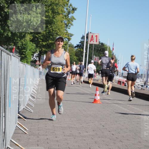 17.08.2025 - KN Förde Triathlon 2025 KatJ http://msf.ph/oto/8604082 17.08.2025 11:57:04 Laufen 619 meine-sportfotos.de