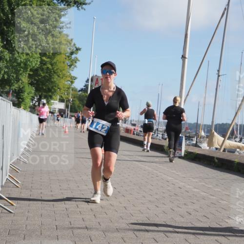 17.08.2025 - KN Förde Triathlon 2025 KatJ http://msf.ph/oto/8604281 17.08.2025 10:27:20 Laufen 142 meine-sportfotos.de