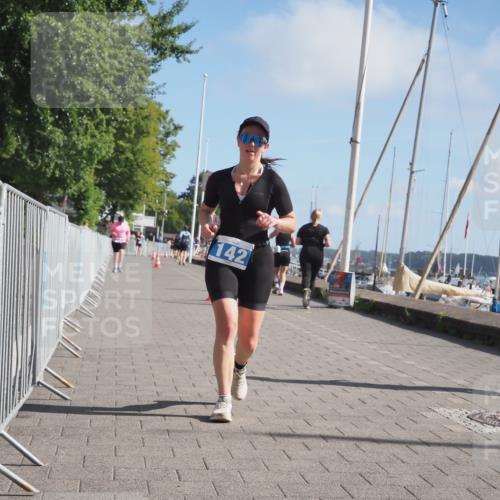 17.08.2025 - KN Förde Triathlon 2025 KatJ http://msf.ph/oto/8604305 17.08.2025 10:27:20 Laufen 142 meine-sportfotos.de
