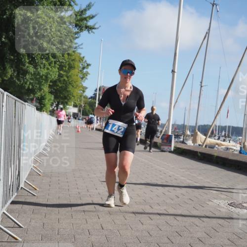 17.08.2025 - KN Förde Triathlon 2025 KatJ http://msf.ph/oto/8604310 17.08.2025 10:27:20 Laufen 142 meine-sportfotos.de