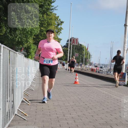 17.08.2025 - KN Förde Triathlon 2025 KatJ http://msf.ph/oto/8604341 17.08.2025 10:27:31 Laufen 131, 251 meine-sportfotos.de