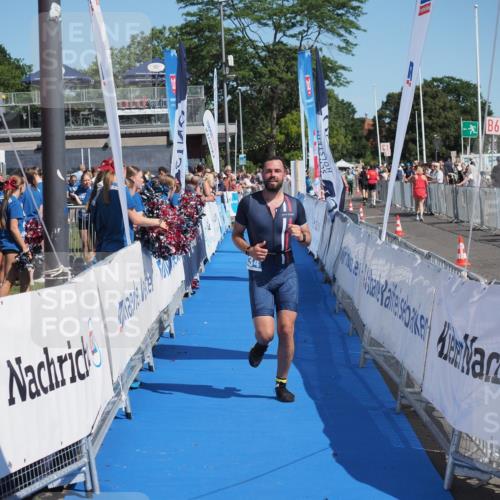 17.08.2025 - KN Förde Triathlon 2025 MichiJ http://msf.ph/oto/8605567 17.08.2025 12:22:09 Laufen 311, 334 meine-sportfotos.de