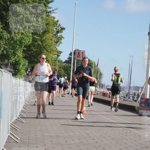 17.08.2025 - KN Förde Triathlon 2025 KatJ http://msf.ph/oto/8605885 17.08.2025 10:30:29 Laufen 170, 230, 240 meine-sportfotos.de