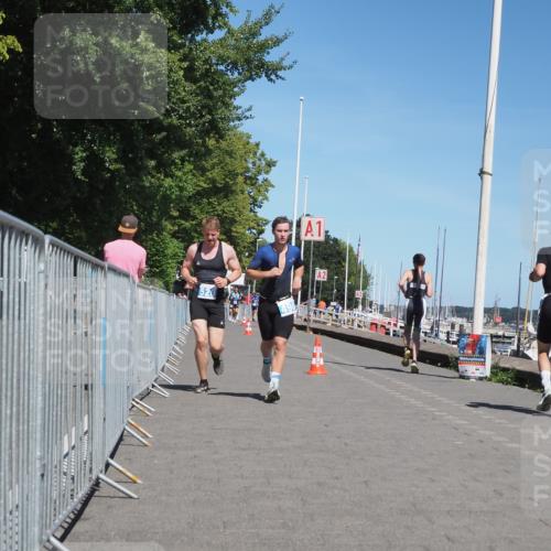 17.08.2025 - KN Förde Triathlon 2025 KatJ http://msf.ph/oto/8607046 17.08.2025 13:51:19 Laufen 498, 520 meine-sportfotos.de