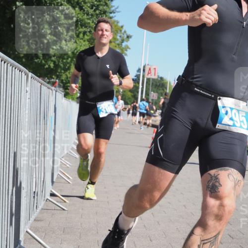 17.08.2025 - KN Förde Triathlon 2025 KatJ http://msf.ph/oto/8607215 17.08.2025 12:00:05 Laufen 266, 295, 304, 309 meine-sportfotos.de