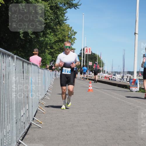 17.08.2025 - KN Förde Triathlon 2025 KatJ http://msf.ph/oto/8607398 17.08.2025 13:52:21 Laufen 492, 527 meine-sportfotos.de
