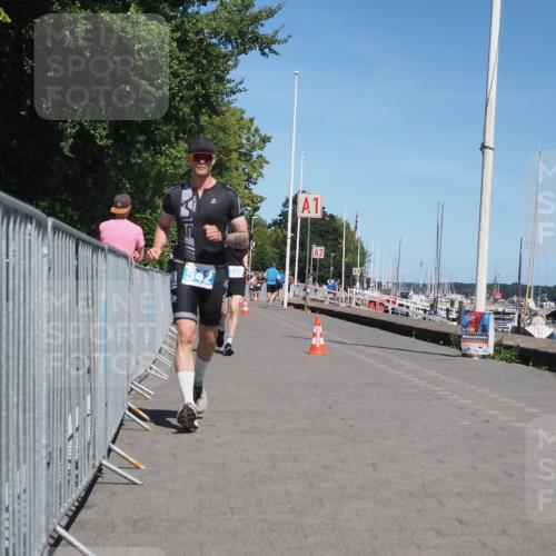 17.08.2025 - KN Förde Triathlon 2025 KatJ http://msf.ph/oto/8607447 17.08.2025 13:52:45 Laufen 509, 542 meine-sportfotos.de