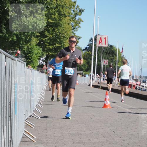 17.08.2025 - KN Förde Triathlon 2025 KatJ http://msf.ph/oto/8607671 17.08.2025 12:01:02 Laufen 324, 377 meine-sportfotos.de