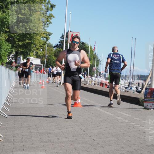 17.08.2025 - KN Förde Triathlon 2025 KatJ http://msf.ph/oto/8608068 17.08.2025 12:01:42 Laufen 343, 359 meine-sportfotos.de