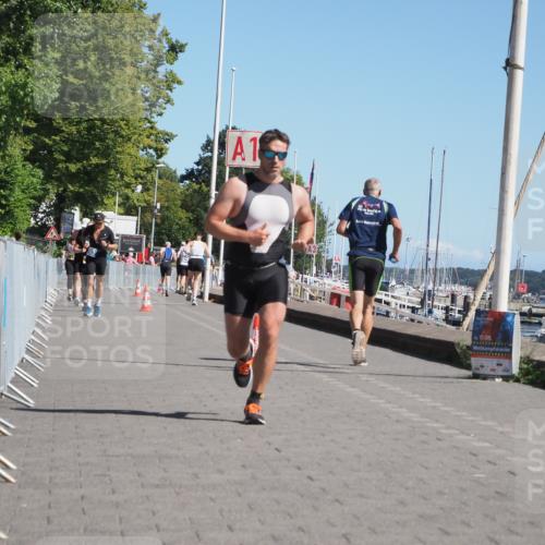 17.08.2025 - KN Förde Triathlon 2025 KatJ http://msf.ph/oto/8608075 17.08.2025 12:01:43 Laufen 343, 359 meine-sportfotos.de