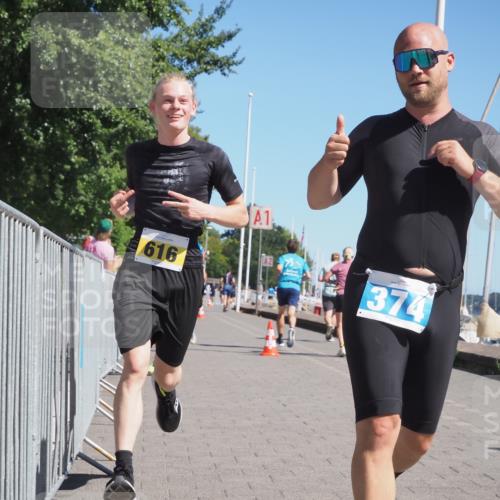 17.08.2025 - KN Förde Triathlon 2025 KatJ http://msf.ph/oto/8610135 17.08.2025 12:05:11 Laufen 348, 374, 609, 616 meine-sportfotos.de