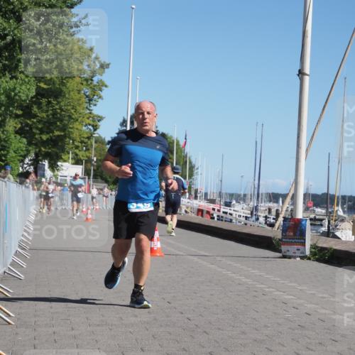 17.08.2025 - KN Förde Triathlon 2025 KatJ http://msf.ph/oto/8611115 17.08.2025 12:09:43 Laufen 345, 349 meine-sportfotos.de