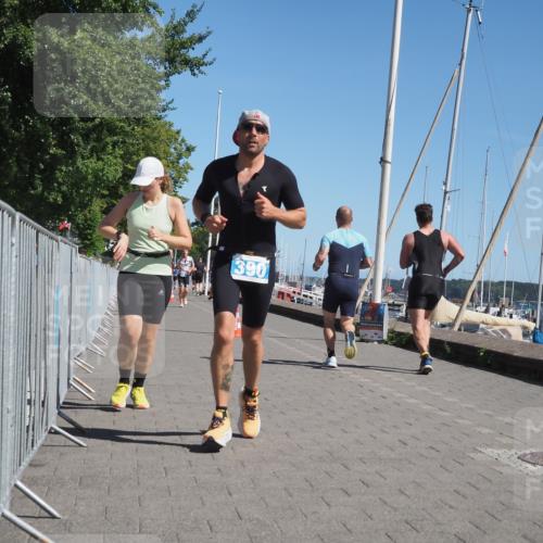 17.08.2025 - KN Förde Triathlon 2025 KatJ http://msf.ph/oto/8611203 17.08.2025 12:10:05 Laufen 390, 620, 629, 631 meine-sportfotos.de