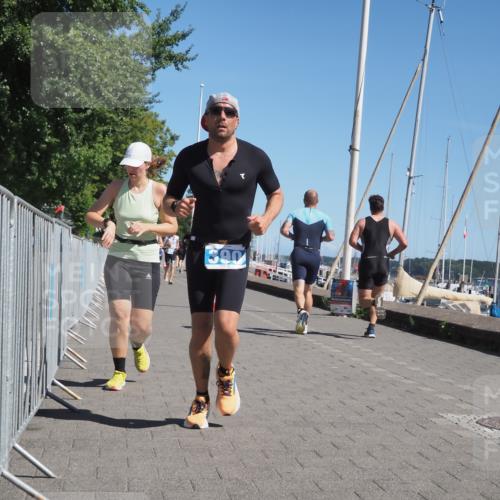 17.08.2025 - KN Förde Triathlon 2025 KatJ http://msf.ph/oto/8611208 17.08.2025 12:10:05 Laufen 390, 620, 629, 631 meine-sportfotos.de