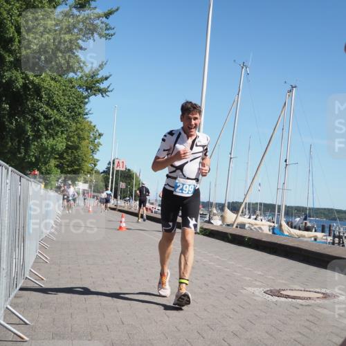 17.08.2025 - KN Förde Triathlon 2025 KatJ http://msf.ph/oto/8611260 17.08.2025 12:10:17 Laufen 299, 326, 631 meine-sportfotos.de