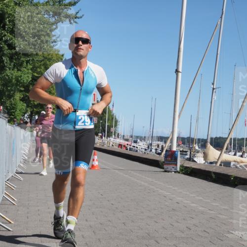 17.08.2025 - KN Förde Triathlon 2025 KatJ http://msf.ph/oto/8612057 17.08.2025 12:13:30 Laufen 293, 297, 365, 618, 639 meine-sportfotos.de