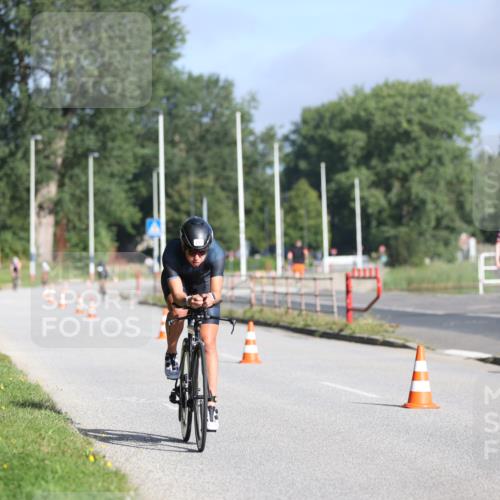 17.08.2025 - KN Förde Triathlon 2025 Yannick Fuchs http://msf.ph/oto/8613086 17.08.2025 09:18:01 Radfahren 119, 253 meine-sportfotos.de