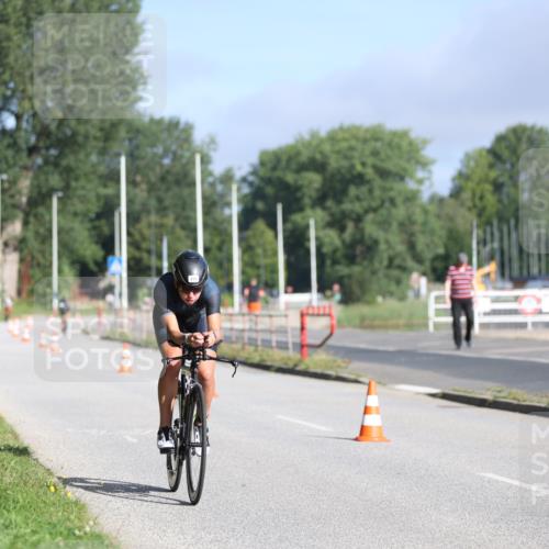 17.08.2025 - KN Förde Triathlon 2025 Yannick Fuchs http://msf.ph/oto/8613088 17.08.2025 09:18:01 Radfahren 119, 253 meine-sportfotos.de