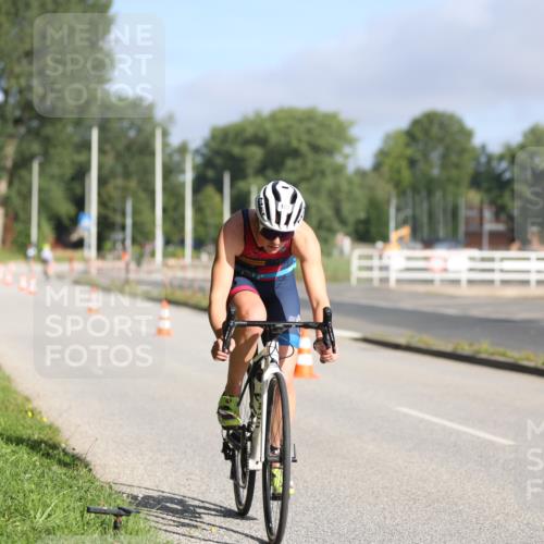 17.08.2025 - KN Förde Triathlon 2025 Yannick Fuchs http://msf.ph/oto/8613177 17.08.2025 09:18:22 Radfahren 120, 121, 103 meine-sportfotos.de