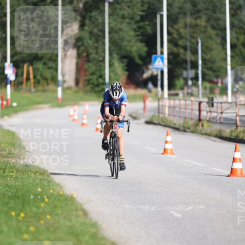 17.08.2025 - KN Förde Triathlon 2025 Yannick Fuchs http://msf.ph/oto/8613298 17.08.2025 09:19:09 Radfahren 108, 109, 110, 113, 116 meine-sportfotos.de