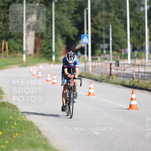 17.08.2025 - KN Förde Triathlon 2025 Yannick Fuchs http://msf.ph/oto/8613299 17.08.2025 09:19:09 Radfahren 108, 109, 110, 113, 116 meine-sportfotos.de