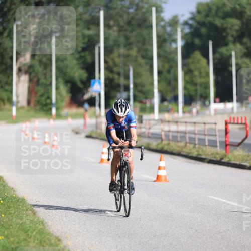 17.08.2025 - KN Förde Triathlon 2025 Yannick Fuchs http://msf.ph/oto/8613303 17.08.2025 09:19:10 Radfahren 108, 109, 110, 113, 116 meine-sportfotos.de